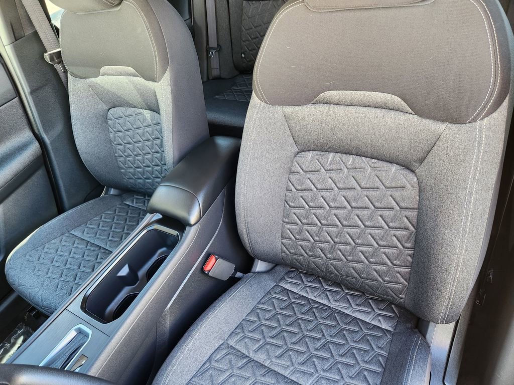 Used 2025 Nissan Kicks SV image 10