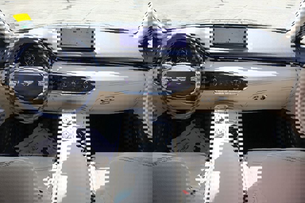 Used 2023 Genesis GV70 2.5T w/ Advanced Package image 6