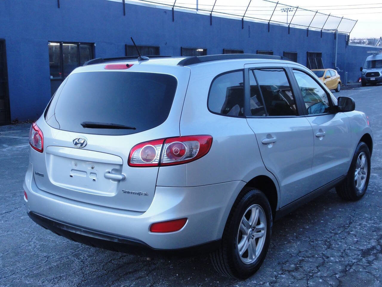 Used 2011 Hyundai Santa Fe GLS image 4