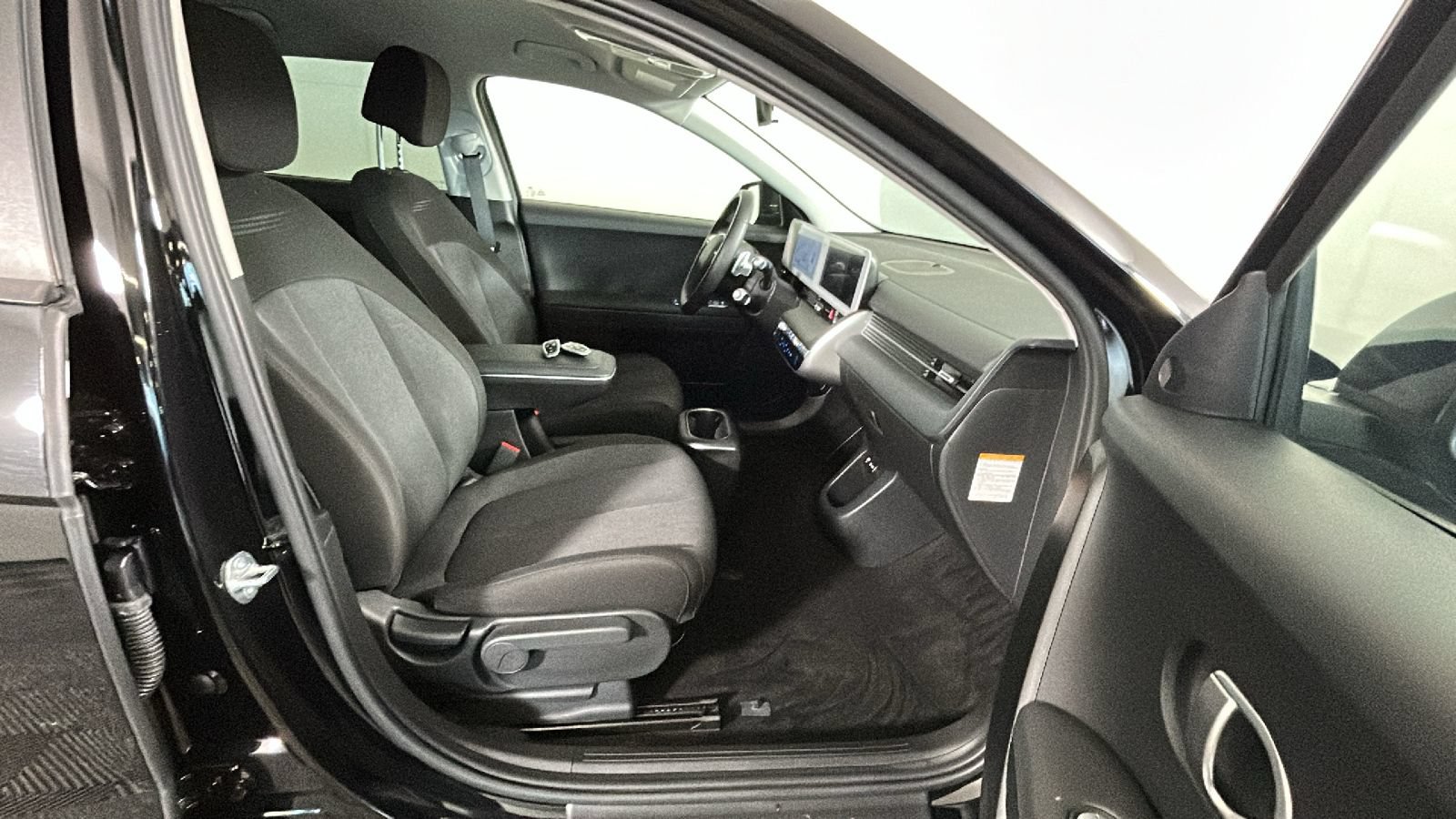 Used 2024 Hyundai Ioniq 5 SE AWD/4WD image 36