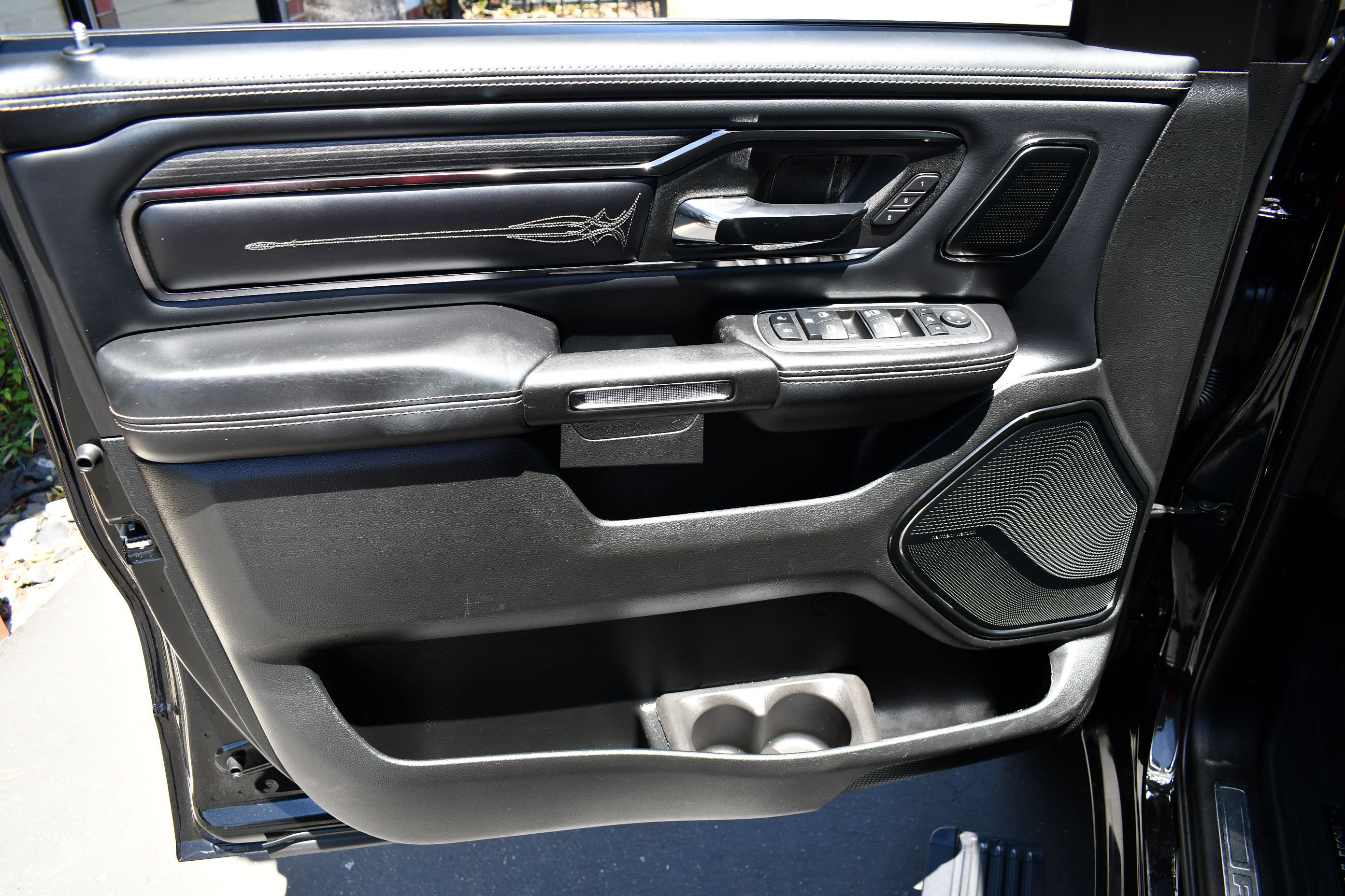 Used 2023 RAM 1500 Limited RWD image 13
