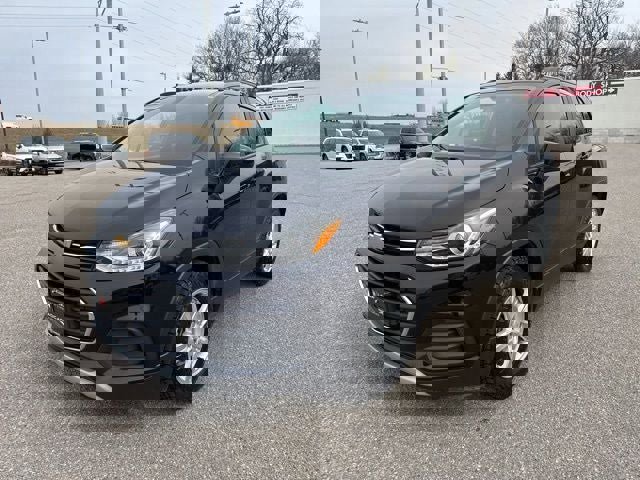 Used 2021 Chevrolet Trax LT w/ Premium Seat Package image 5