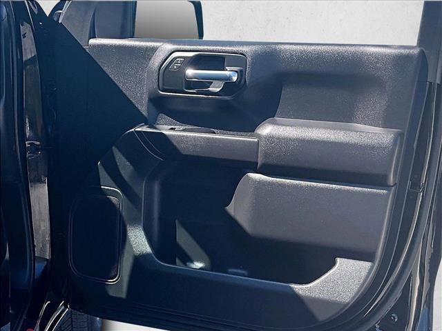 Used 2023 Chevrolet Silverado 1500 Custom image 18