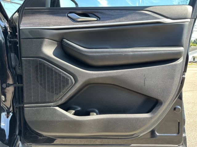 Used 2023 Jeep Grand Cherokee Limited w/ Black Appearance Package image 22