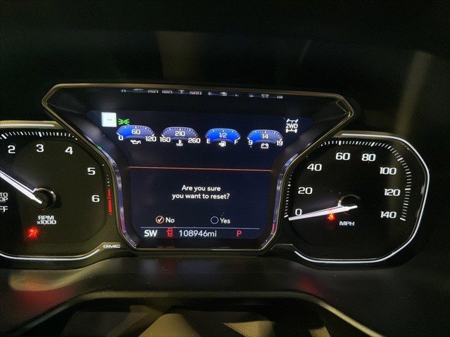 Used 2021 GMC Yukon Denali w/ Denali Premium Package image 14