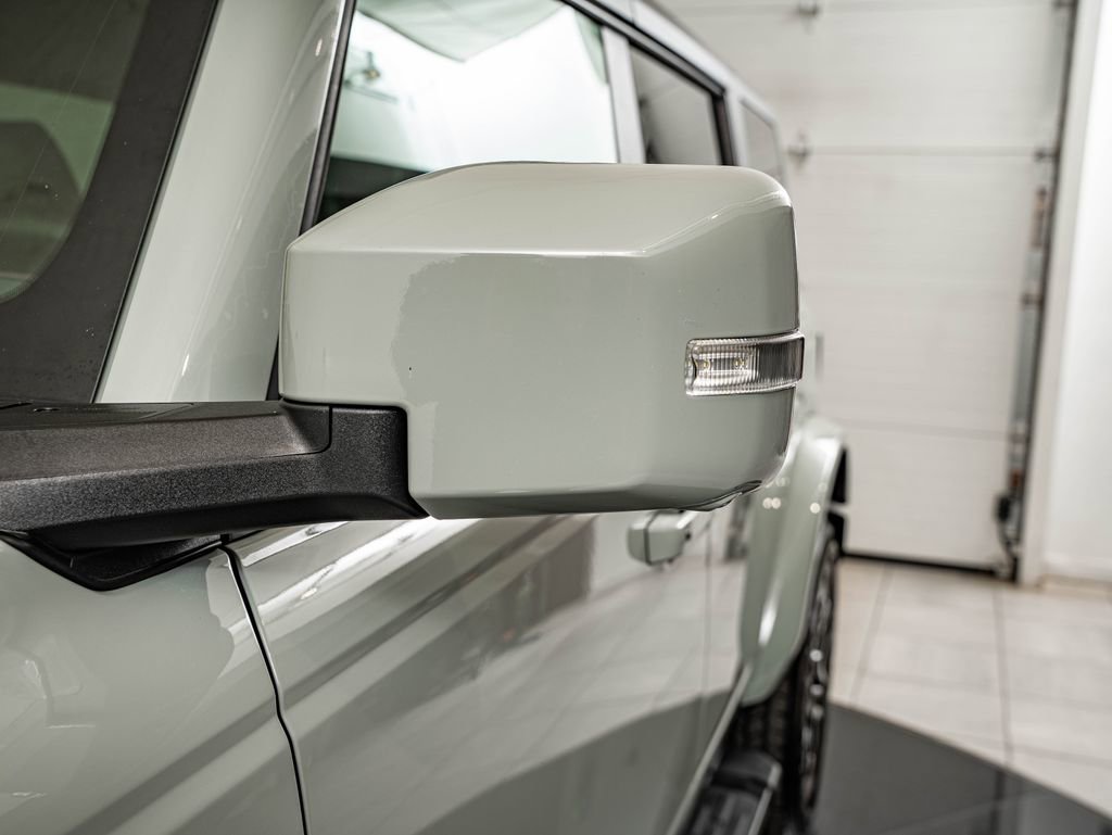 Used 2024 Ford Bronco Outer Banks image 9