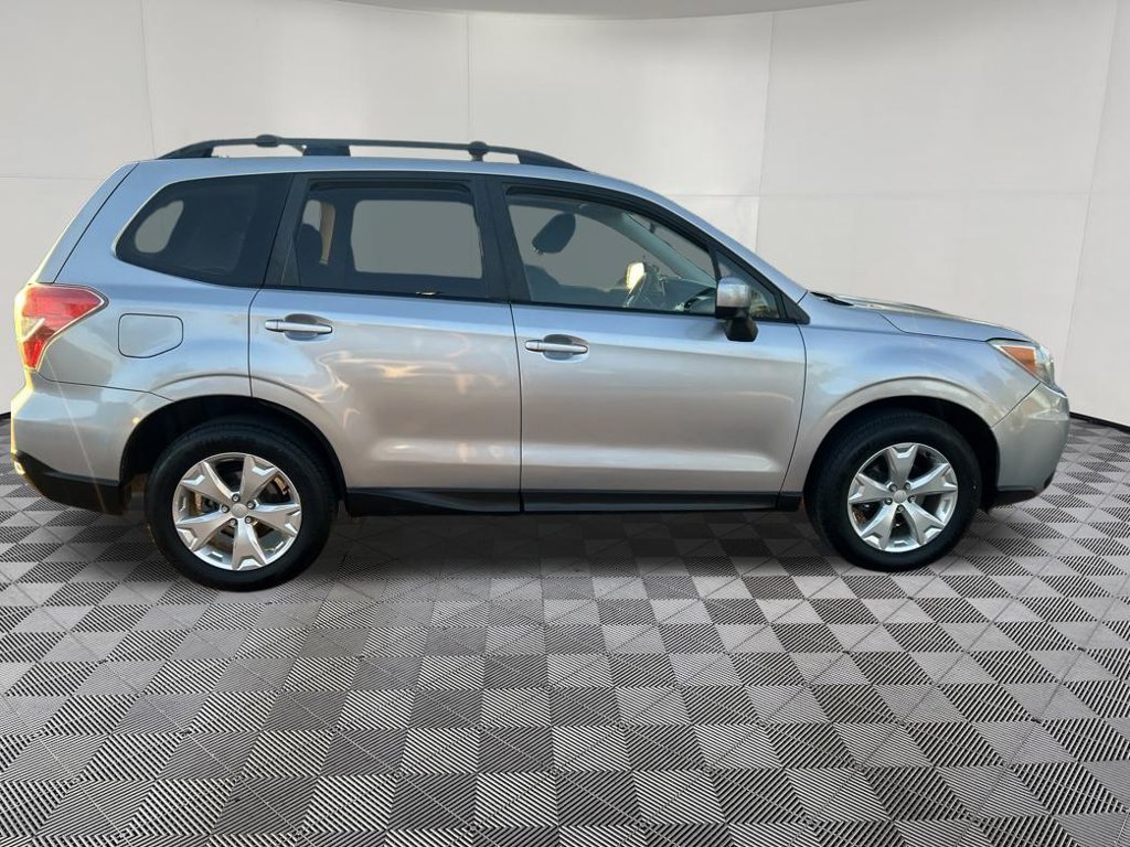 Used 2014 Subaru Forester 2.5i Premium w/ Popular Package #2 AWD/4WD image 9