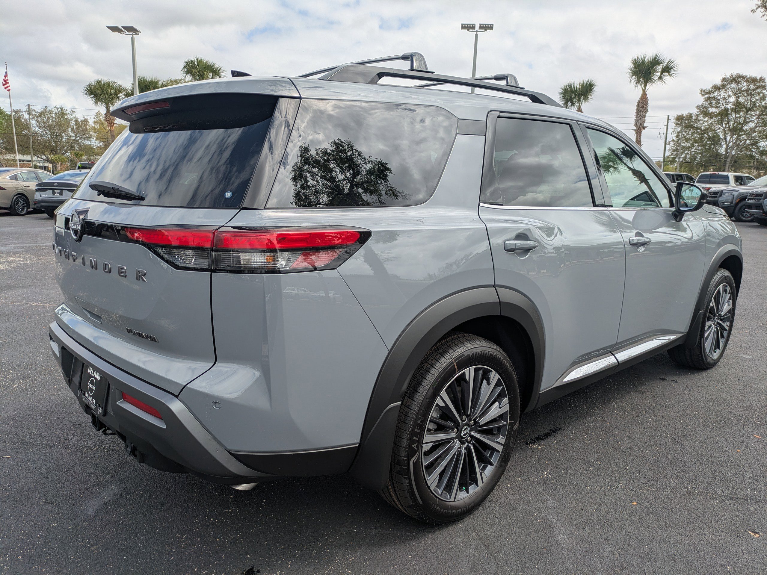 New 2026 Nissan Pathfinder Platinum w/ Cargo Package FWD image 4