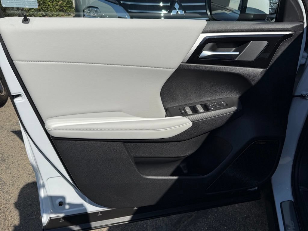 New 2026 Mitsubishi Outlander SE AWD/4WD image 38