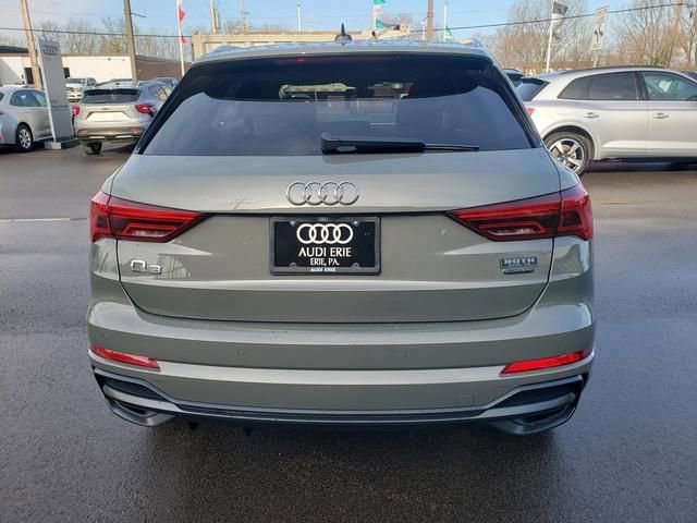 Used 2022 Audi Q3 2.0T Premium Plus w/ Premium Plus Package image 4