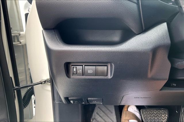 Used 2019 Toyota RAV4 XLE FWD image 34