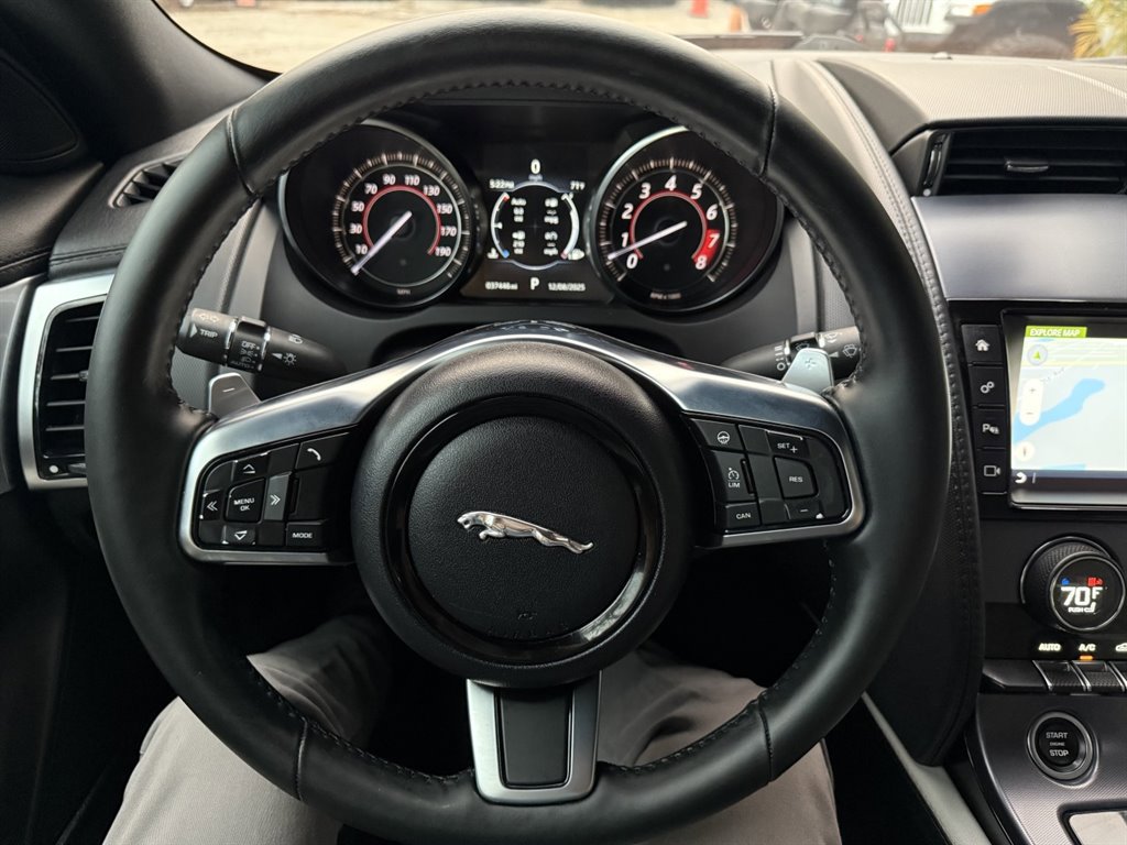 Used 2018 Jaguar F-TYPE Coupe image 21