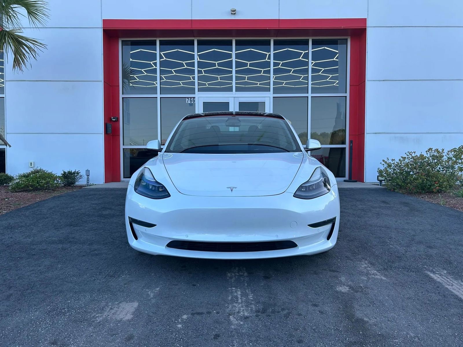 Used 2021 Tesla Model 3 Standard Range Plus image 2
