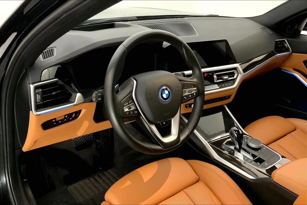 Used 2022 BMW 330e xDrive w/ Premium Package AWD/4WD image 21