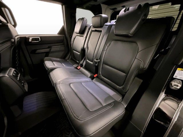 Used 2025 Ford Bronco Badlands w/ Sasquatch Package AWD/4WD image 25