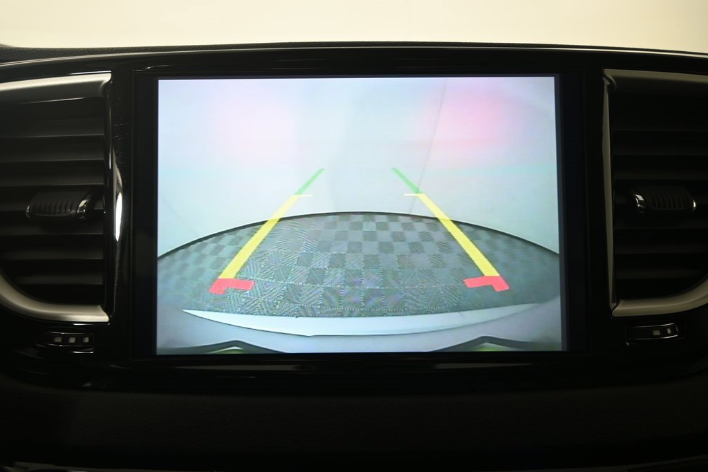 Used 2024 Chrysler Pacifica Touring-L image 30