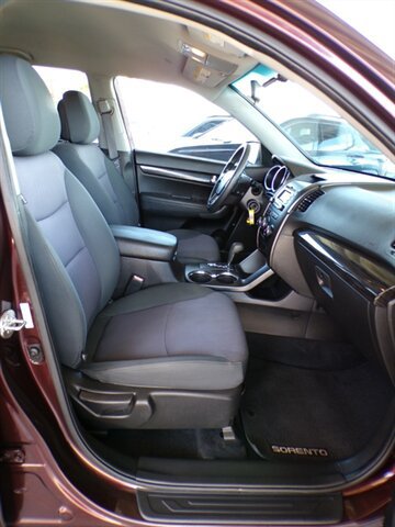 Used 2012 Kia Sorento LX AWD/4WD image 28