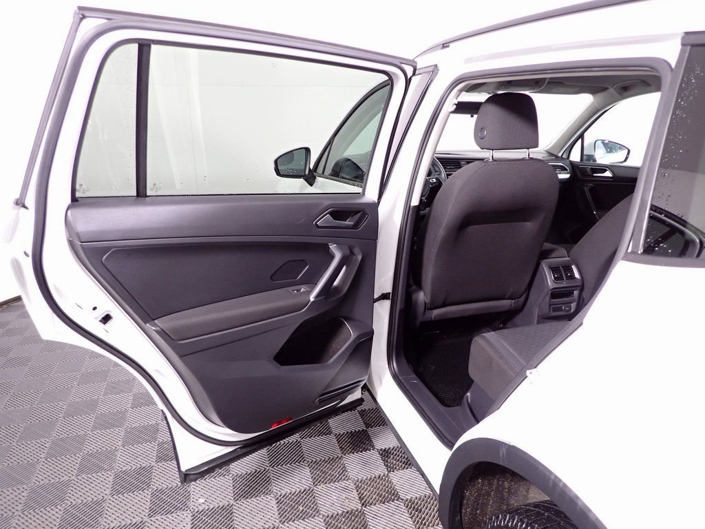 Used 2018 Volkswagen Tiguan S image 34