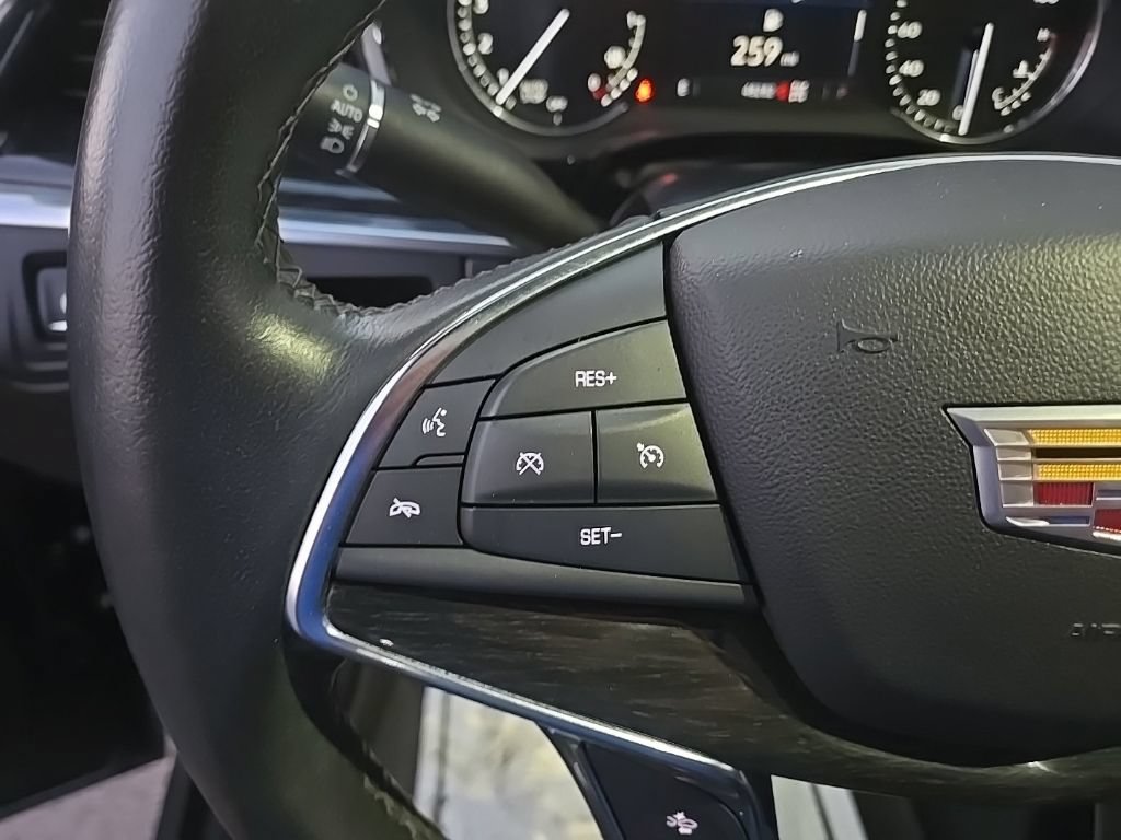 Certified 2022 Cadillac XT5 Premium Luxury w/ LPO, Floor Liner Package AWD/4WD image 23