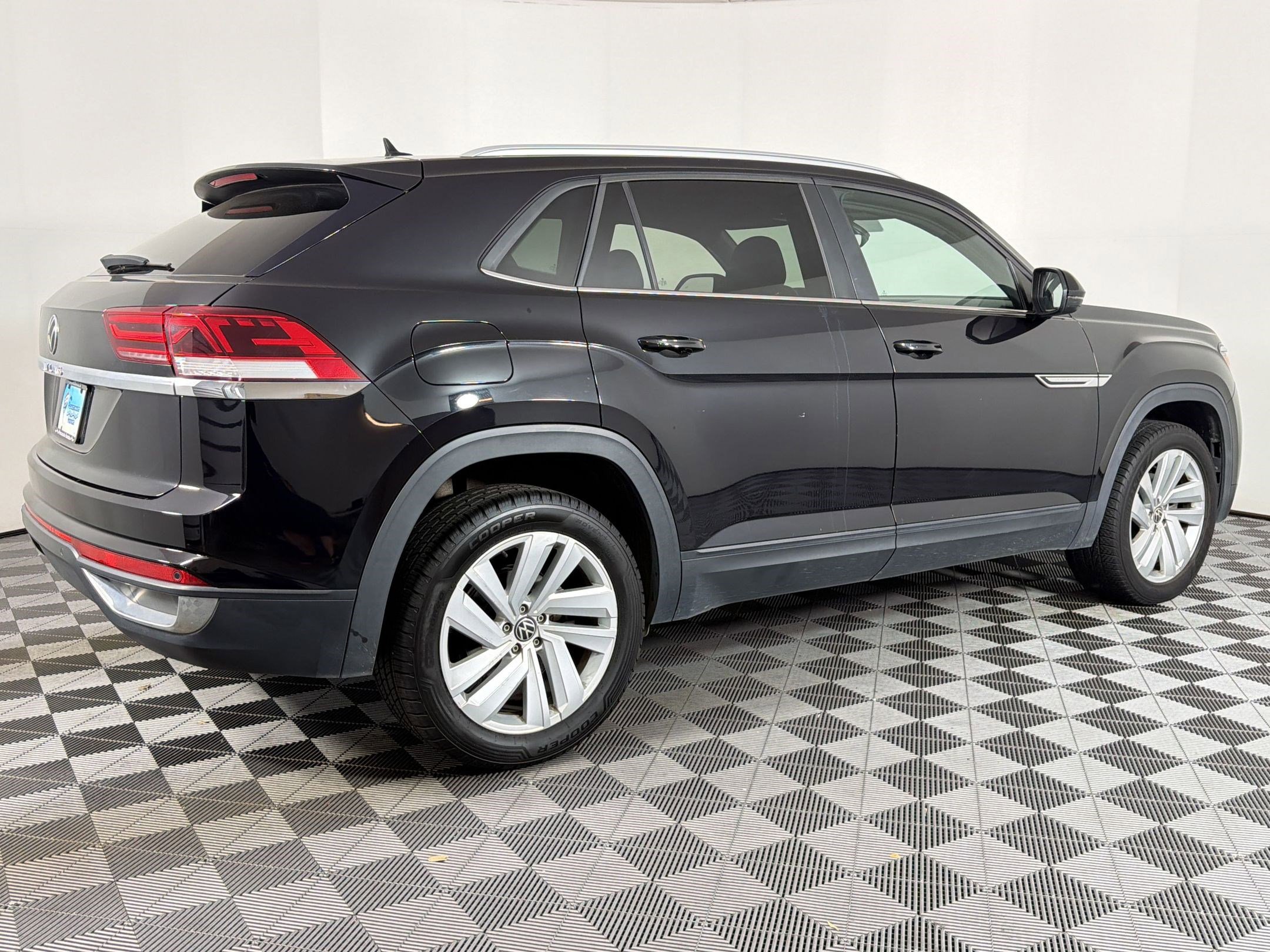 Used 2021 Volkswagen Atlas Cross Sport SE image 7