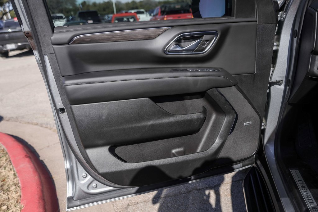 Used 2024 Chevrolet Tahoe LT w/ Luxury Package image 25
