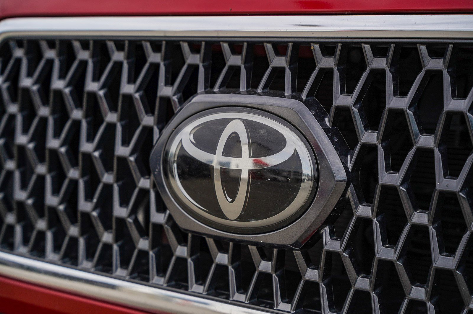 Certified 2018 Toyota Tacoma TRD Sport w/ Technology Package image 6