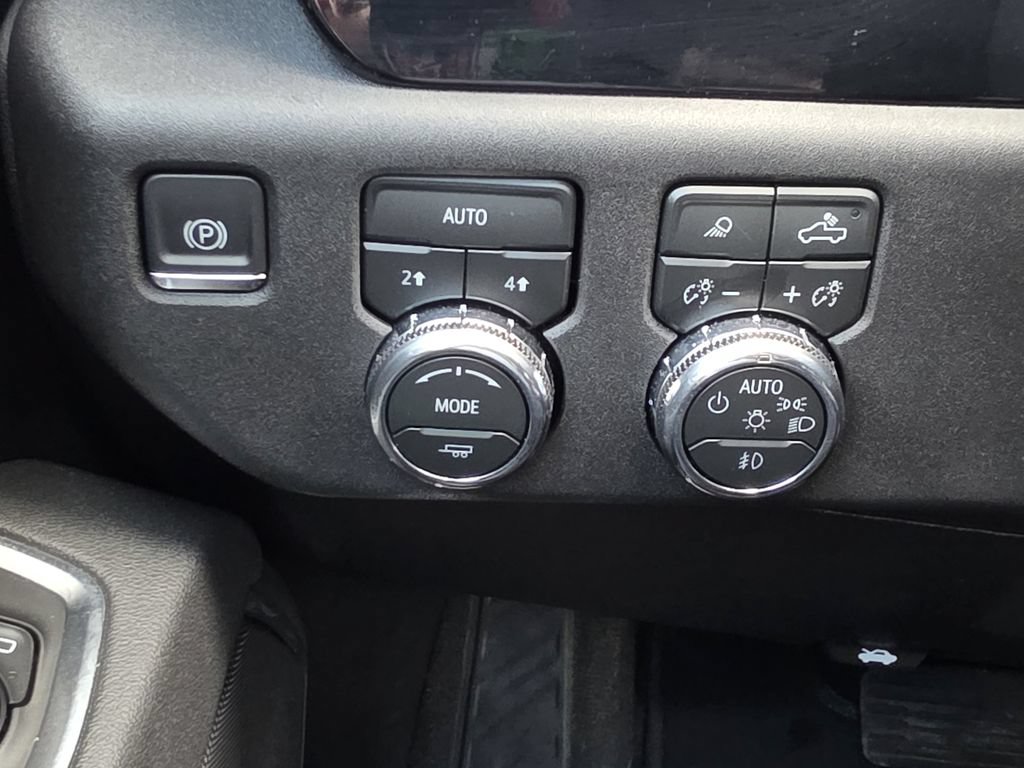 Used 2026 GMC Sierra 1500 SLT AWD/4WD image 27