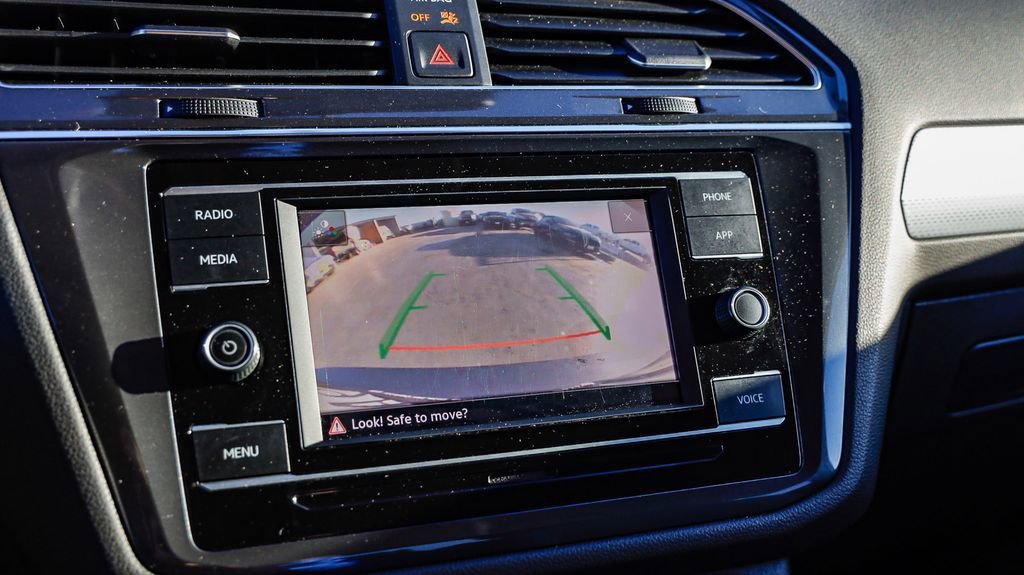 Used 2022 Volkswagen Tiguan S image 28