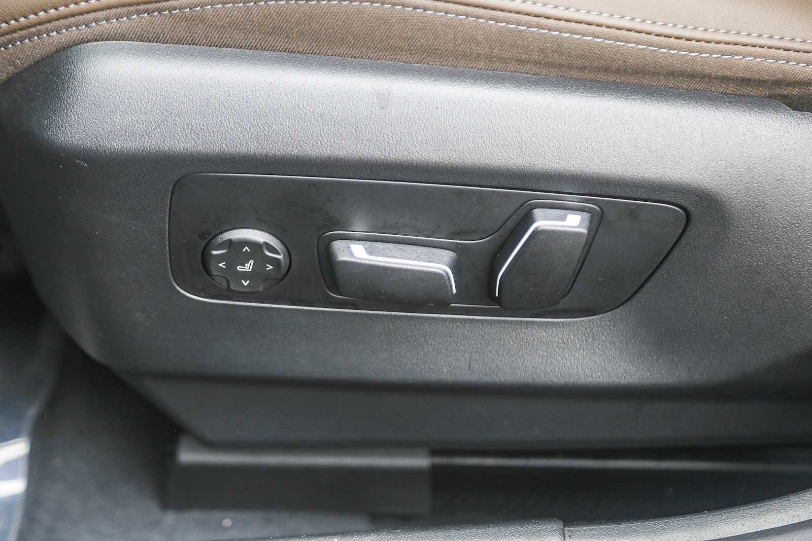 Used 2026 BMW 540i xDrive image 17