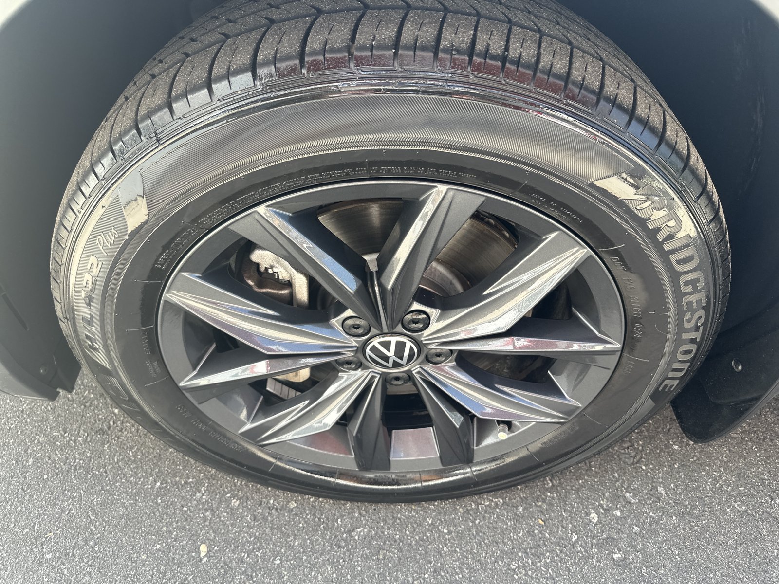 Used 2024 Volkswagen Tiguan SE FWD image 36