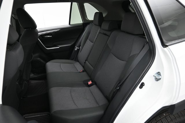 Used 2024 Toyota RAV4 XLE FWD image 27