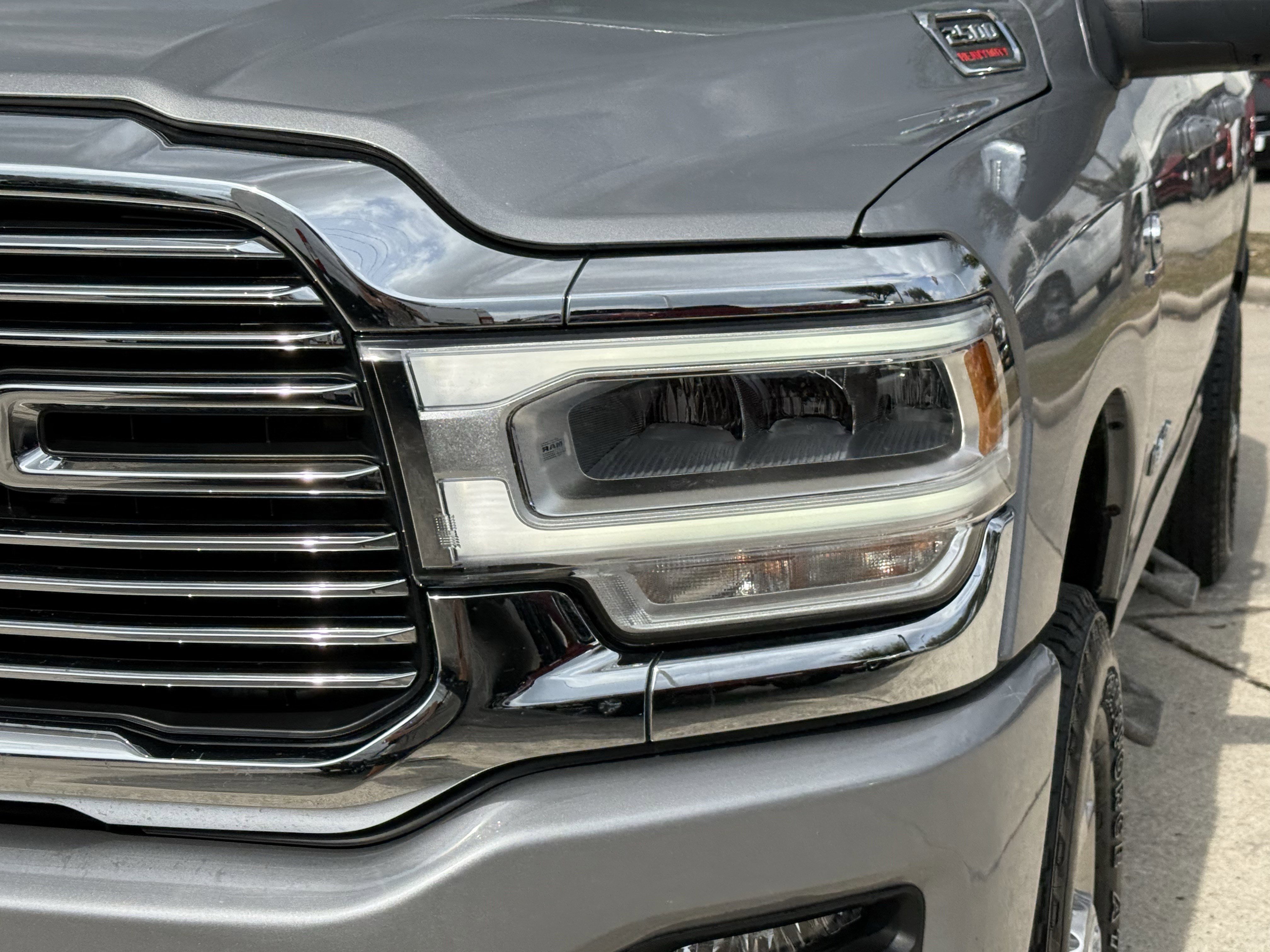 Used 2024 RAM 2500 Laramie AWD/4WD image 11