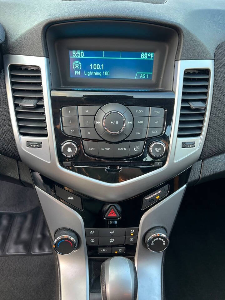 Used 2015 Chevrolet Cruze LT FWD image 18