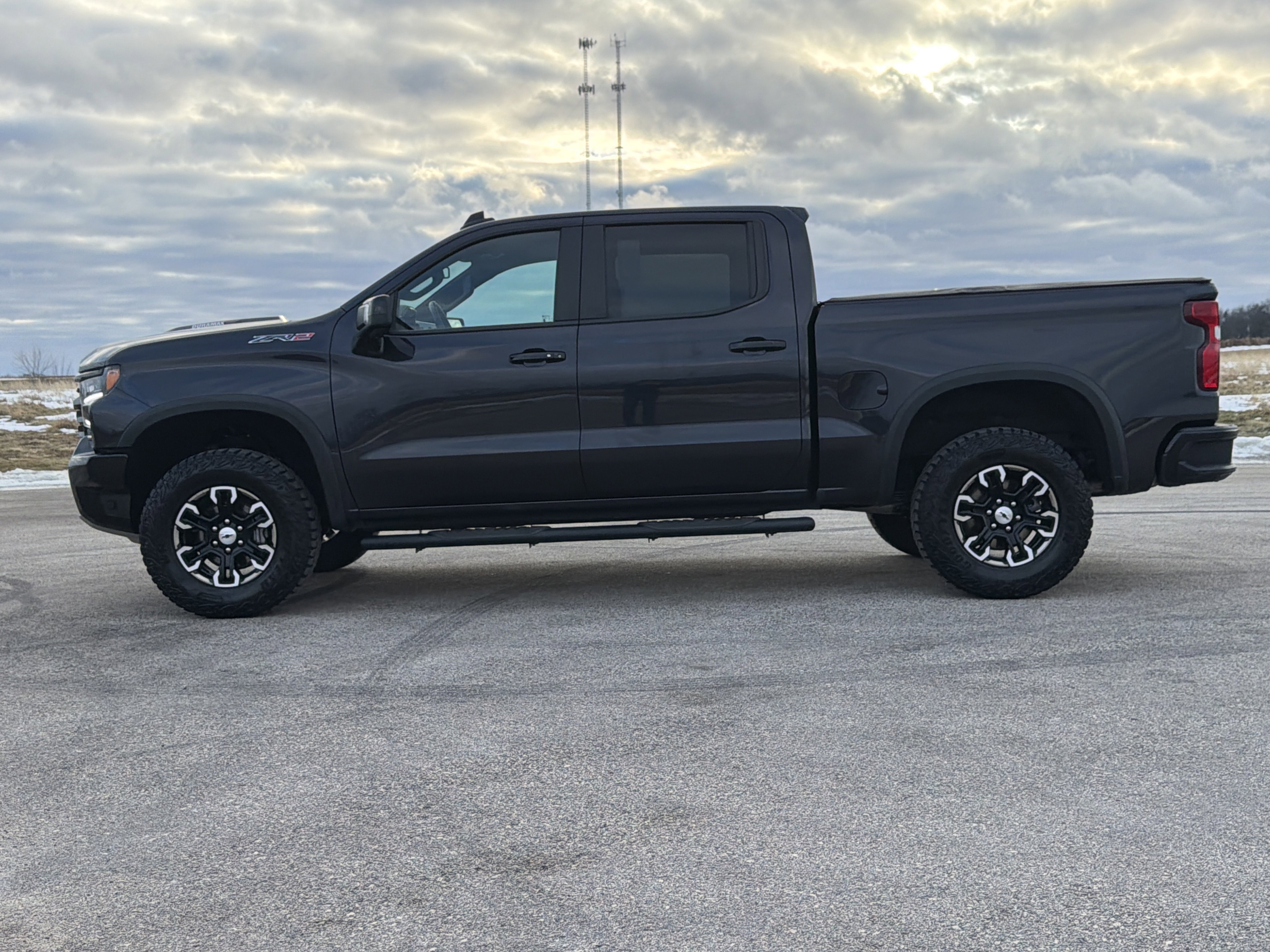Used 2024 Chevrolet Silverado 1500 ZR2 image 2