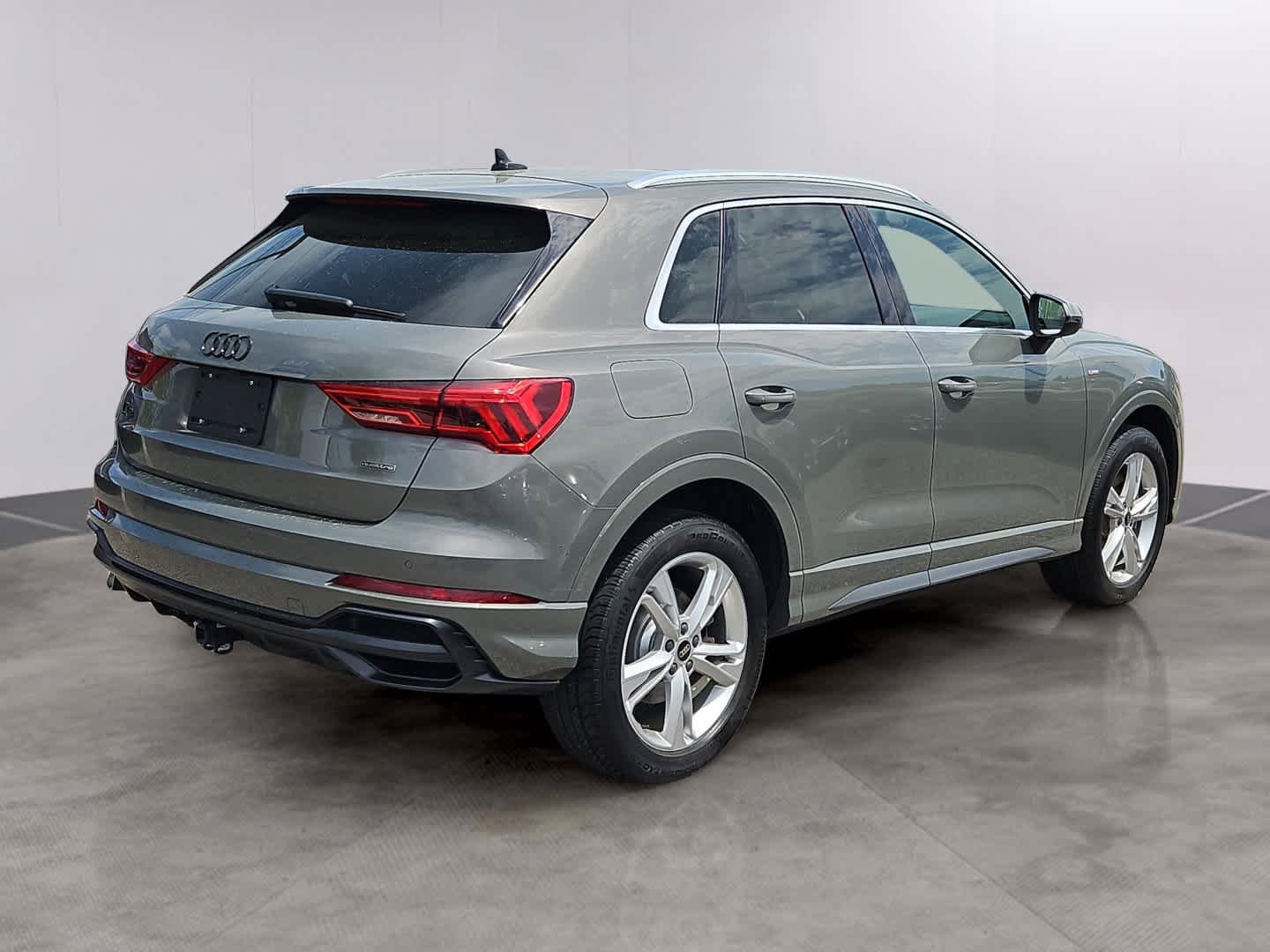 Used 2022 Audi Q3 2.0T Premium Plus w/ Premium Plus Package AWD/4WD image 8