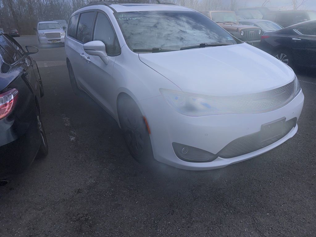 Used 2020 Chrysler Pacifica Limited w/ Advanced Safetytec Group image 2