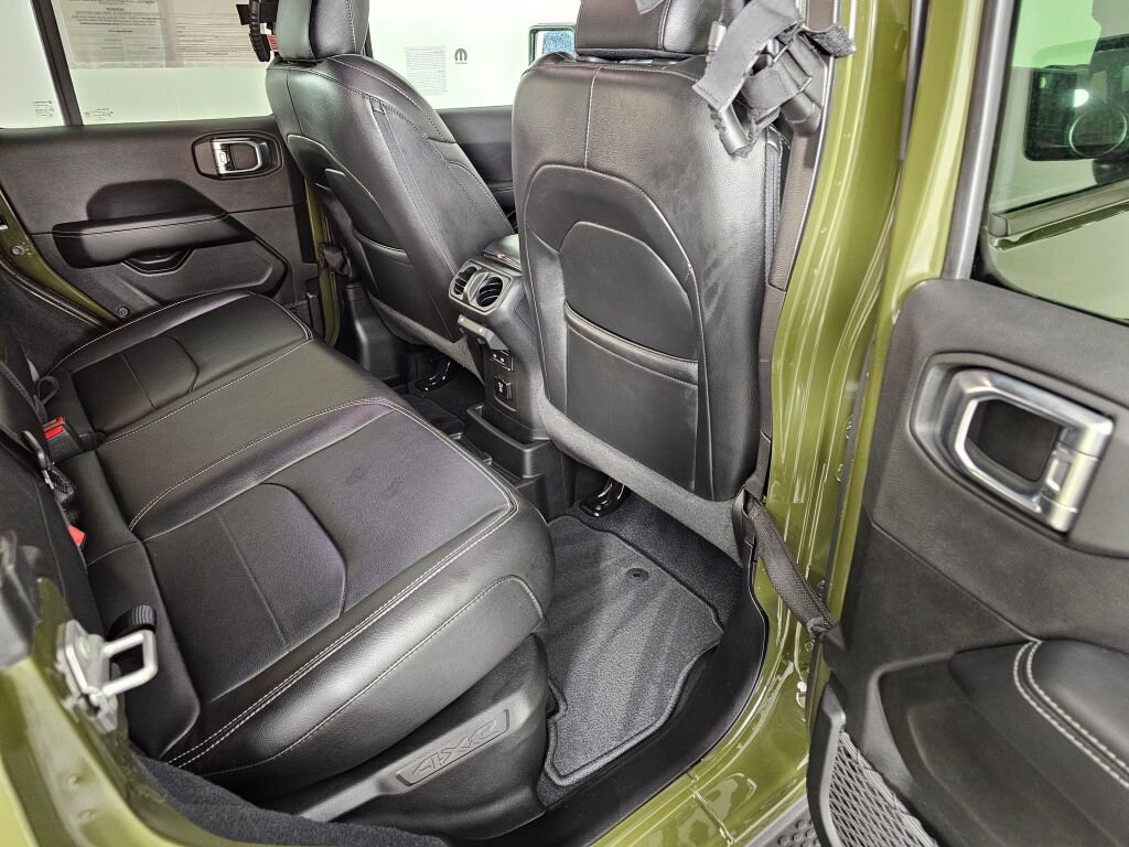 Used 2022 Jeep Wrangler Unlimited Sahara image 37