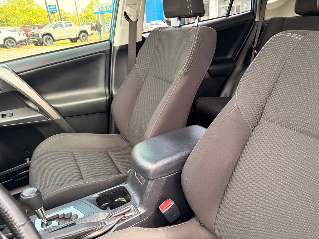 Used 2018 Toyota RAV4 XLE FWD image 20