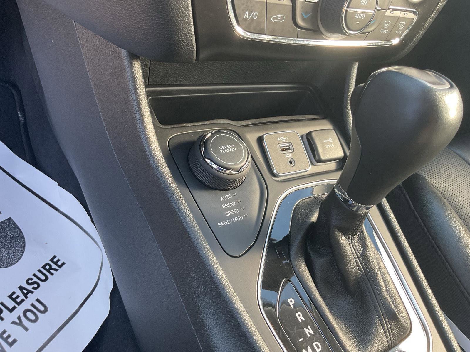 Used 2023 Jeep Cherokee Altitude Lux image 16