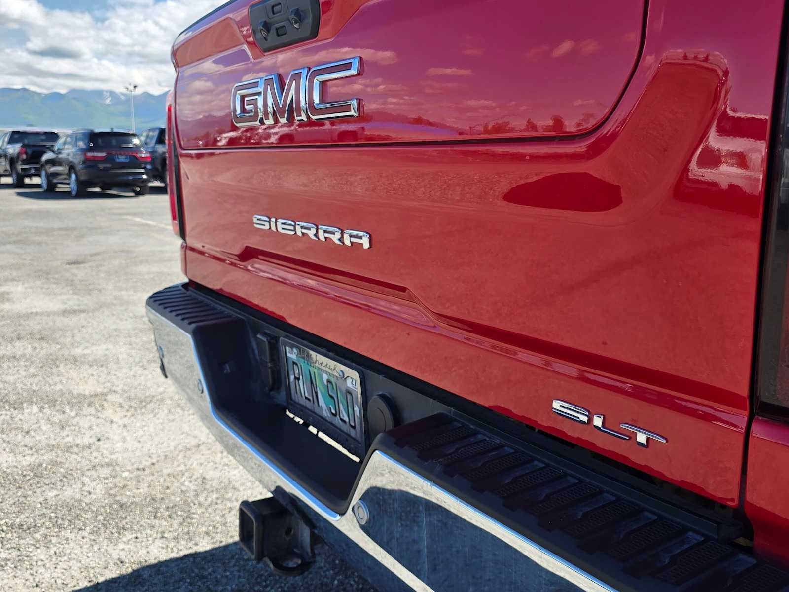 Used 2023 GMC Sierra 2500 SLT w/ SLT Premium Package AWD/4WD image 14