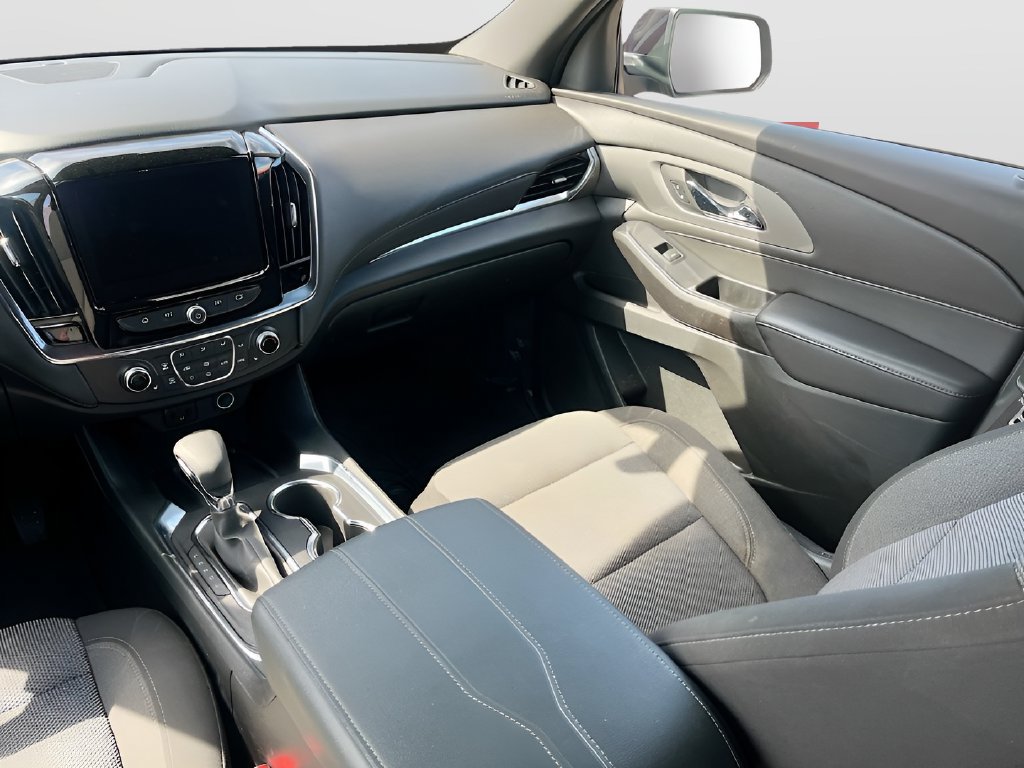 Used 2023 Chevrolet Traverse LT FWD image 24