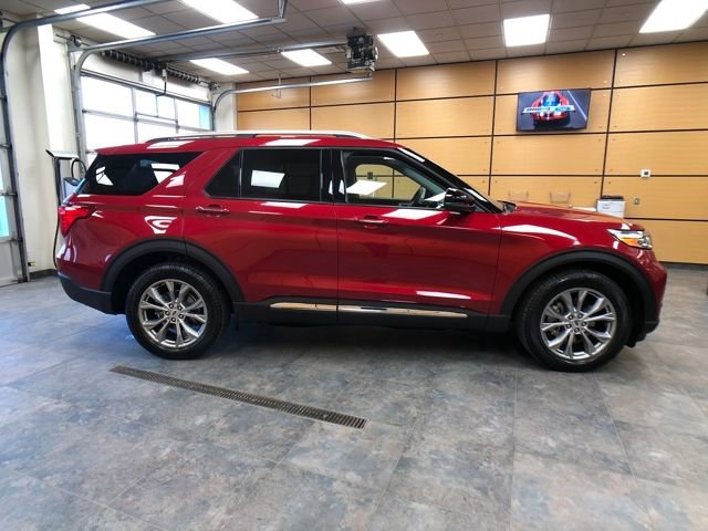 Certified 2022 Ford Explorer Limited w/ Equipment Group 301A image 8
