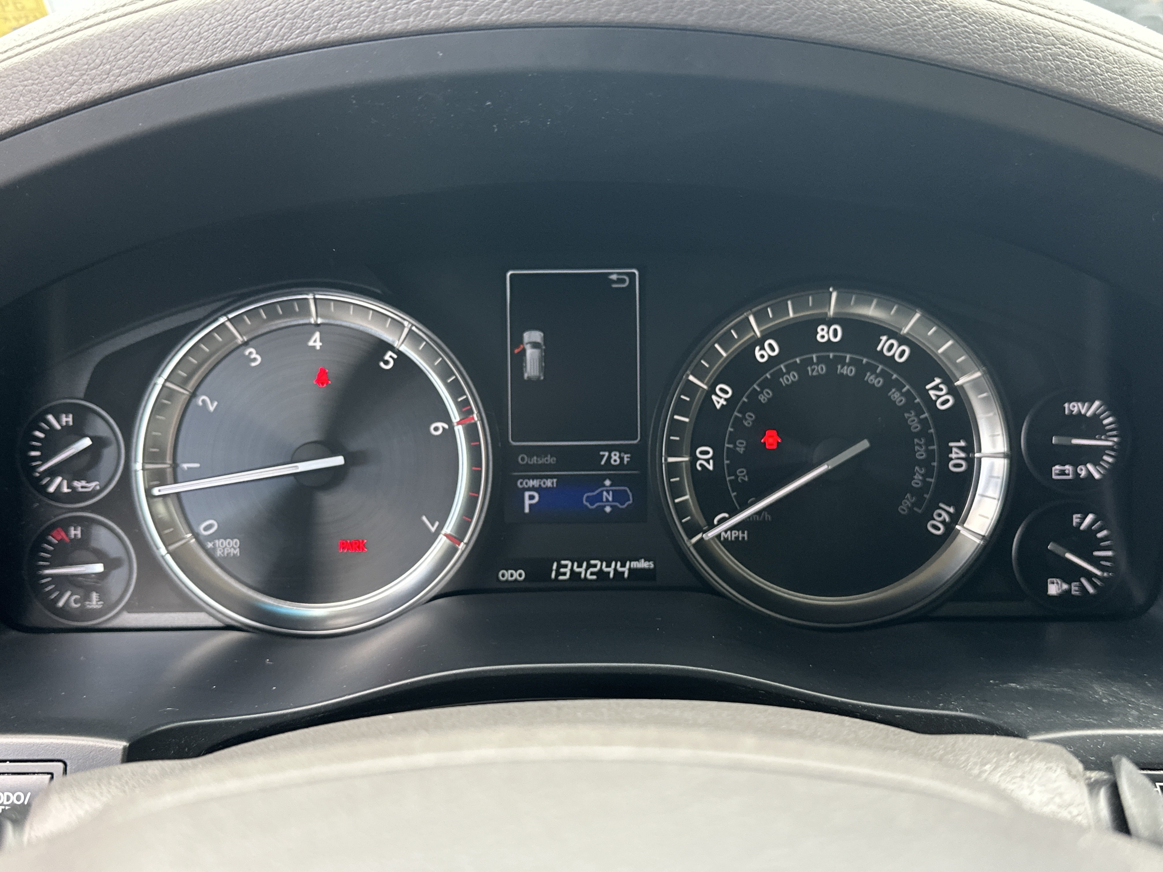 Used 2018 Lexus LX 570 4WD w/ Luxury Package image 27