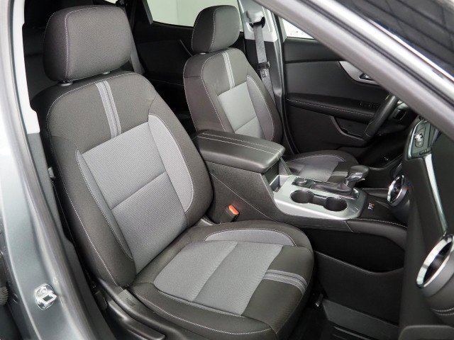 Used 2024 Chevrolet Blazer LT w/ Convenience Package FWD image 2