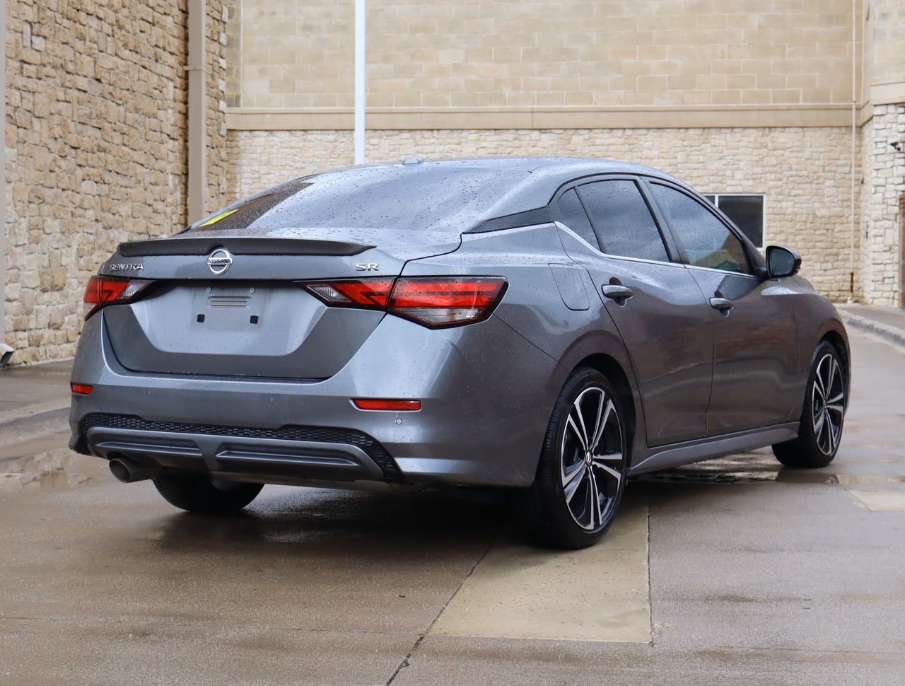 Used 2021 Nissan Sentra SR w/ Trunk Package image 3