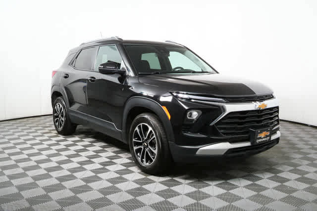 Used 2024 Chevrolet TrailBlazer LT w/ Driver Confidence Package image 1