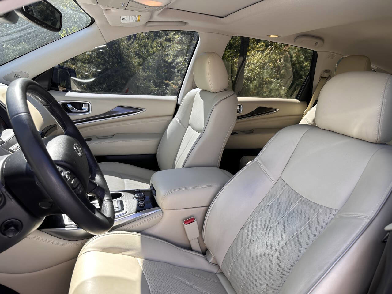 Used 2019 INFINITI QX60 Luxe w/ Essential Package image 26