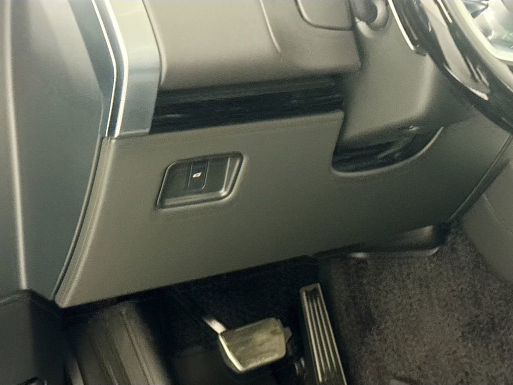 New 2026 Land Rover Range Rover SE image 10