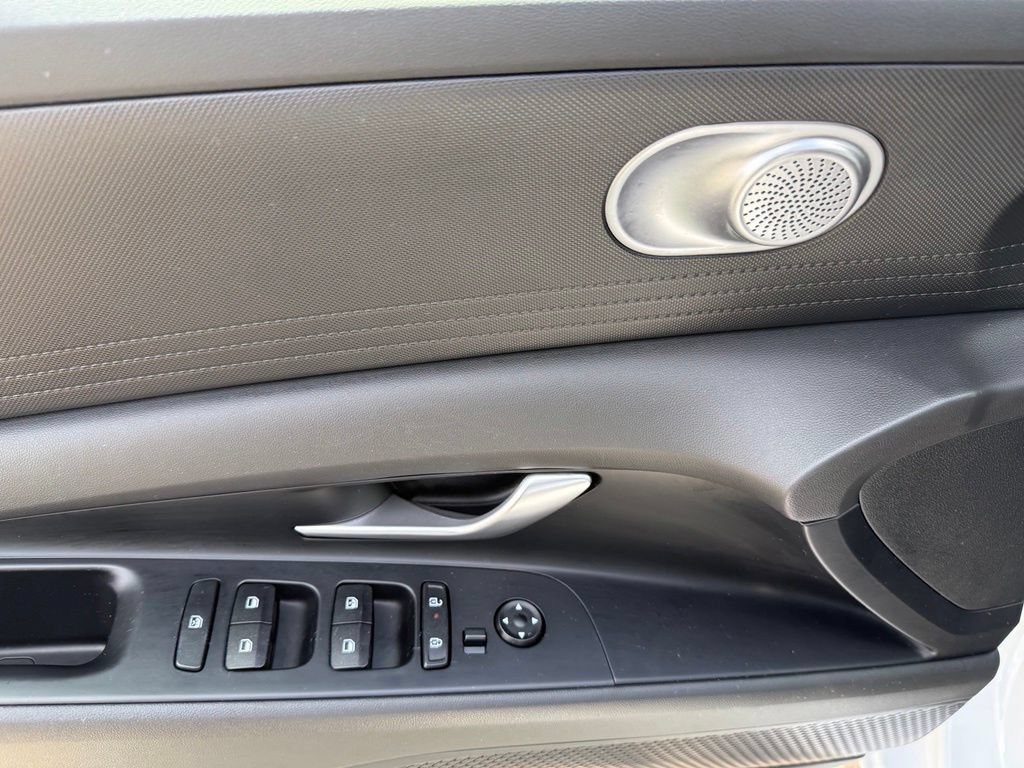 Certified 2024 Hyundai Elantra SEL FWD image 20