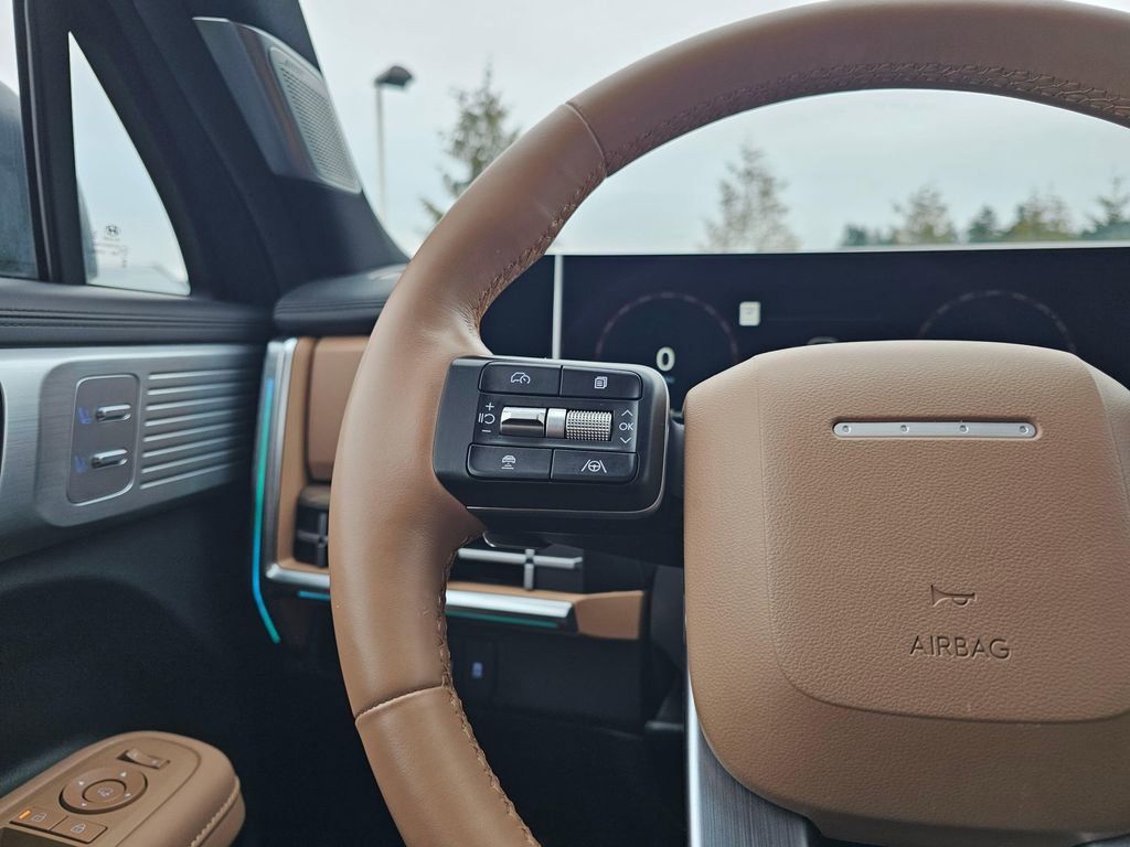 Used 2025 Hyundai Santa Fe Limited w/ Tow & Go Package image 33